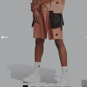 Adidas CITY ESCAPE PREMIUM SHORTS. Cargo Shorts. Size Large. Color Clay…